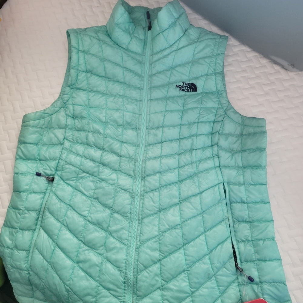 Northface thermoball women's Large vest down